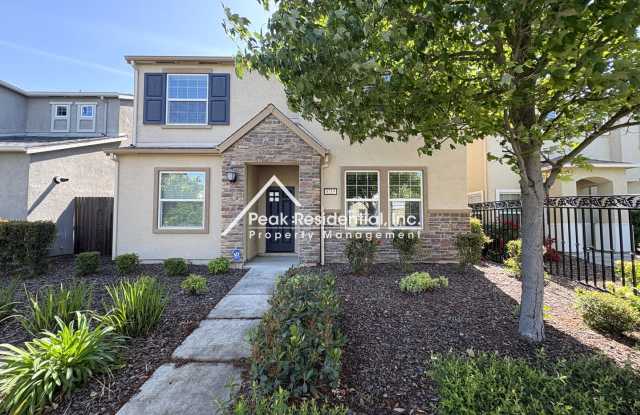 Spacious 4bd/2ba House - Gated Community photos photos