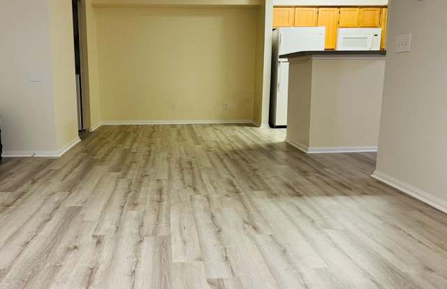 Spacious 2nd Floor 2B/2B Unfurnished Condo near Beach in the Heart of Destin! photos photos Spacious 2nd Floor 2B/2B Unfurnished Condo near Beach in the Heart of Destin! photos photos