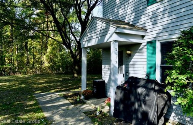3133 SUNNYSIDE Court - 3133 Sunnyside Ct, Oakland County, MI 48360