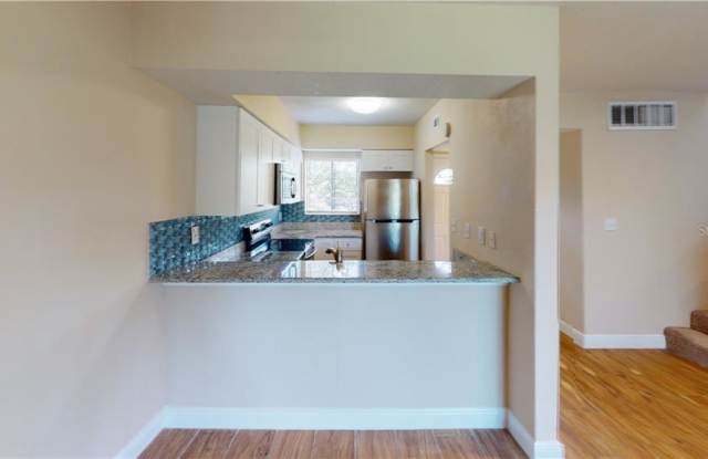 168 SCOTTSDALE SQUARE Gallery 2