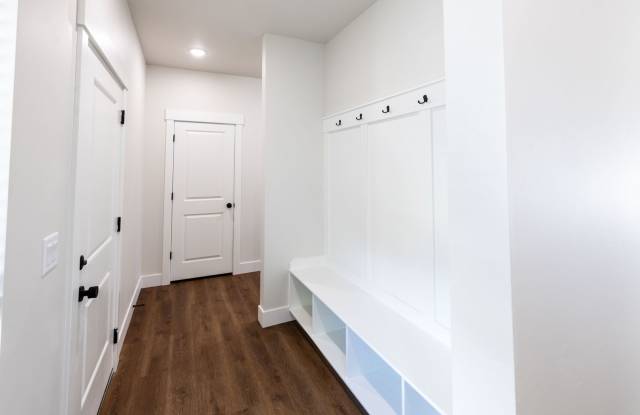 BRAND-NEW TWIN HOME LOCATED IN SUGAR CITY Gallery 4