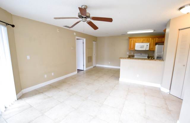 Beautiful 1 Bed 1 Bath Gated Second Floor Condo for Rent in Lake Mary, FL! AVAILABLE MAY! photos photos