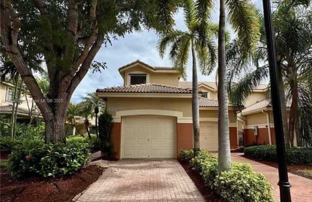 3912 Tree Top Dr photos photos