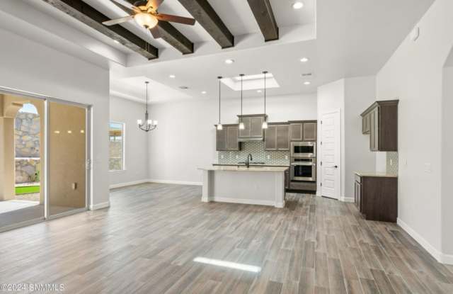 Gorgeous Brand New Home, $400 off first months rent if rented by June 1st Gallery 4