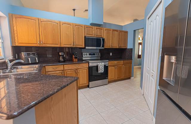 1193 SW LIVE OAK Cove Gallery 4