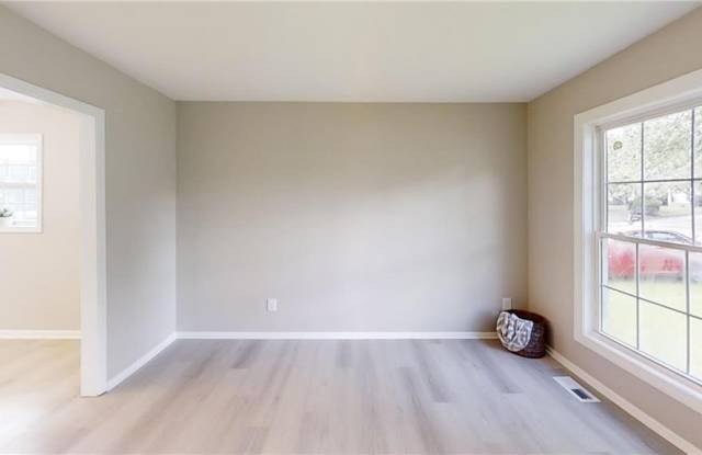2401 Phoenix Drive Gallery 4