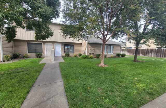 2 Story Condo in Corning - Richfield Gardens HOA! - 623 North Street, Corning, CA 96021
