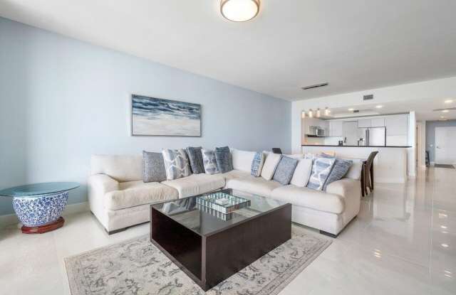 2650 Lake Shore Drive Gallery 2