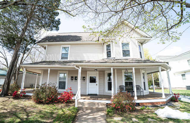 1/2 Mo Off Special - Historic area - China Grove- 1 bed,1bath Unit photos photos