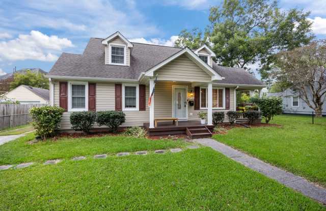 Beautifully Updated 4-Bedroom Home in Norfolk! photos photos
