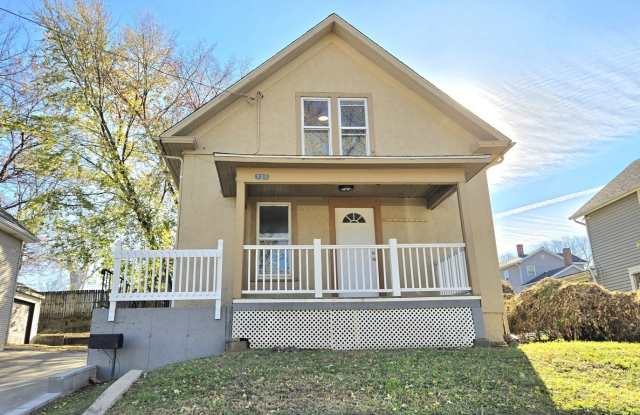 328 Rosewood Avenue - 328 Rosewood Avenue, Aurora, IL 60505