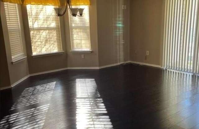 195 Tulip Lane photos photos