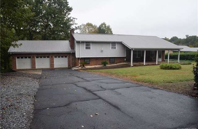 6242 Ruffin Lane - 6242 Ruffin Lane, Catawba County, NC 28613