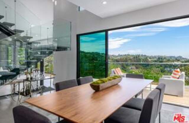 2000 Westridge Road Gallery 2
