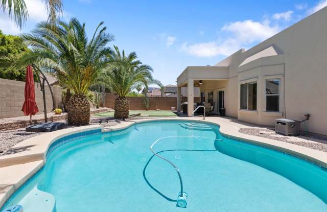 Remodeled 3 bedroom 2 bath! Furnished with pool! photos photos