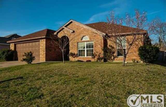 540 Barbara Jean Lane - 540 Barbara Jean Lane, Burleson, TX 76028