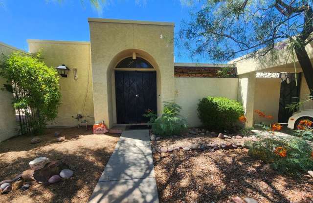 Turn-Key Midtown Oasis: Fully Furnished 3Bed/2Bath Townhome w/Private Yard - Available Now! Gallery 4