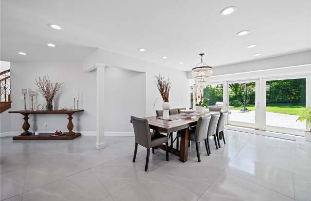 55 Emerson Drive Gallery 4