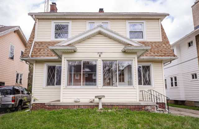 Very Spacious Four Bedroom Home For Rent! photos photos