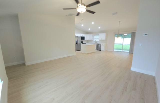 8943 N Trojan Dr Gallery 4
