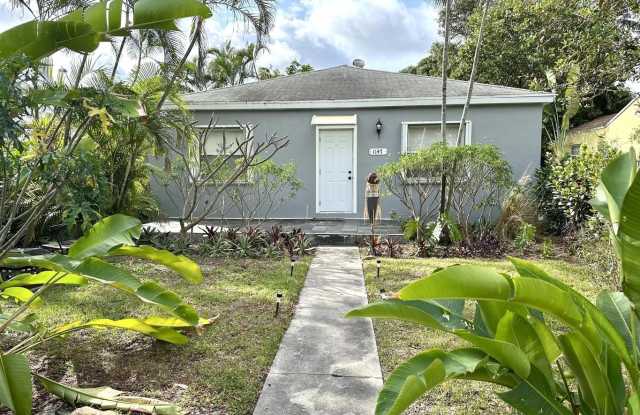 1147 15th Avenue N photos photos