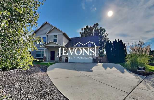 $500 Off First Month's Rent - Home in West Yakima with Large Bonus Room – Lawncare & Pest Control Included Gallery 4