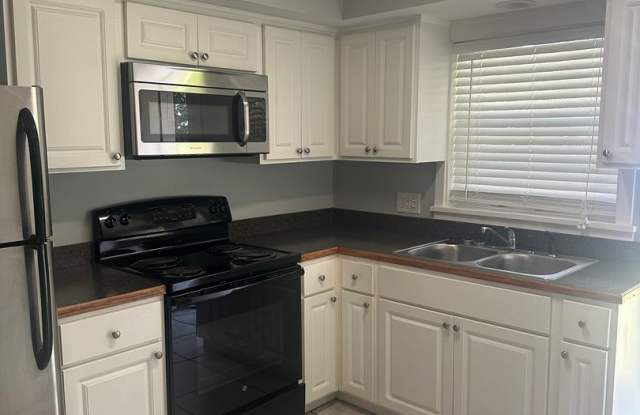 2 bed 1 bath duplex Gallery 1