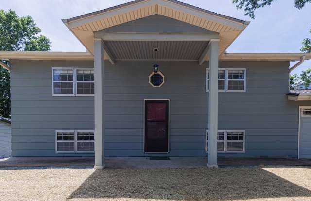 Charming 3BR Home-Screened Porch, Private Garage & Massive Backyard photos photos