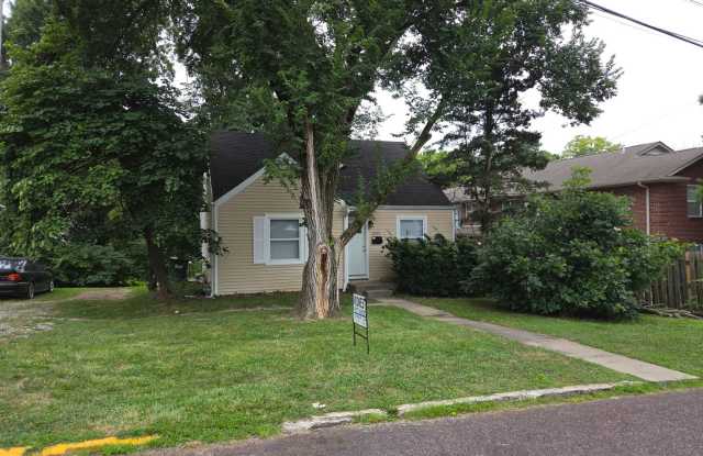 3 bd, 2 ba house in east campus across from Boone Hospital, walk to campus and downtown, great shape, w/d and lawncare included photos photos 3 bd, 2 ba house in east campus across from Boone Hospital, walk to campus and downtown, great shape, w/d and lawncare included photos photos