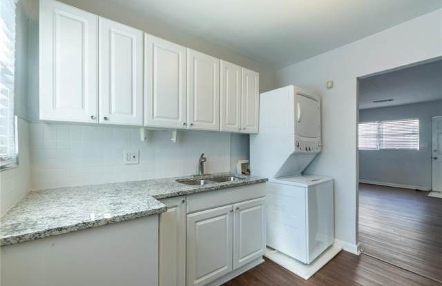 560 Winton Terrace NE photos photos