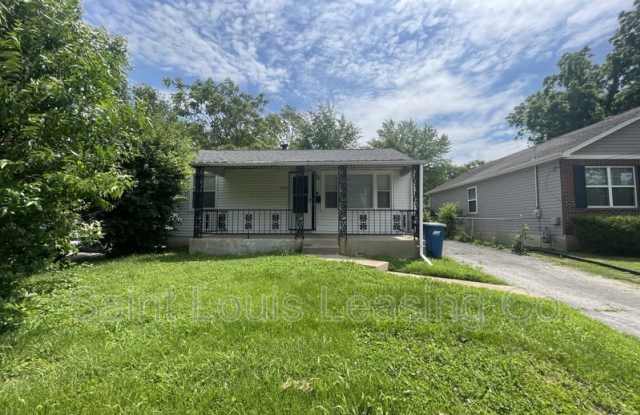 6042 Evergreen Blvd - 6042 Evergreen Boulevard, Berkeley, MO 63134