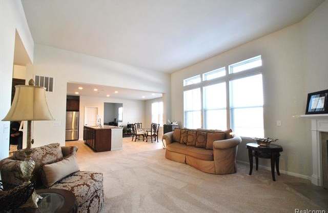 2416 Findley Circle Gallery 4