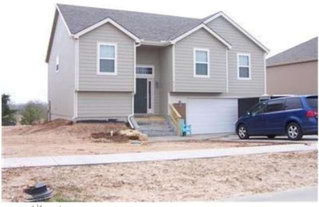 1509 Hickory Ln - 1509 Hickory Lane, Junction City, KS 66441