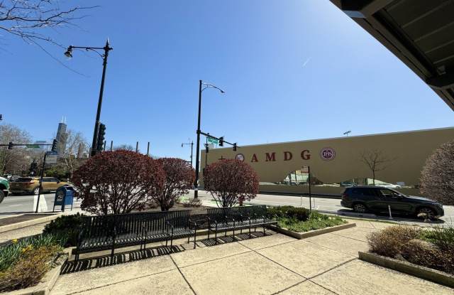 1075 W Roosevelt Road Gallery 3