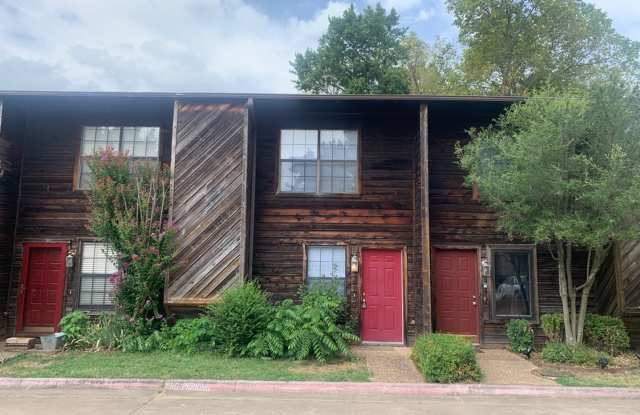 2BR/1BA Town home in Fayetteville! Walk to UofA Campus! photos photos
