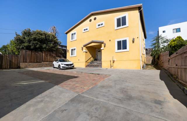 4 Bed / 3 Bath Townhouse - Parking & In-unit laundry - Right next to USC Keck Medical Center Gallery 3