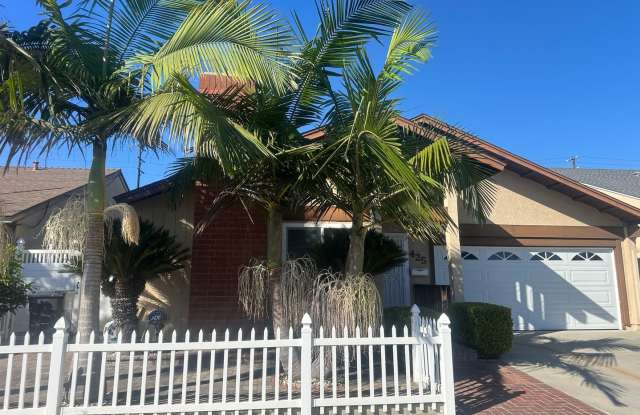 Charming 3 bedroom home in a great family neighborhood of Santa Ana photos photos