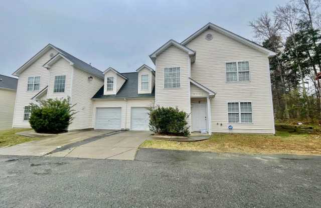 Must see 4 bedroom 2.5 bath townhouse with 1 car garage . - 5170 Brooktree Drive, Charlotte, NC 28208 Must see 4 bedroom 2.5 bath townhouse with 1 car garage . - 5170 Brooktree Drive, Charlotte, NC 28208