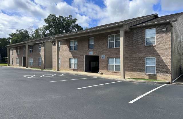 3 Bedroom apartment in Maryville, TN! - 913 Guadal Canal Drive, Blount County, TN 37803