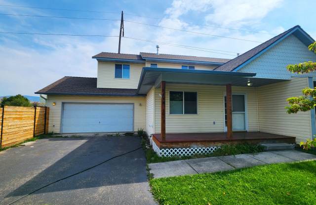 Three Bedroom Duplex with Two Car Garage photos photos
