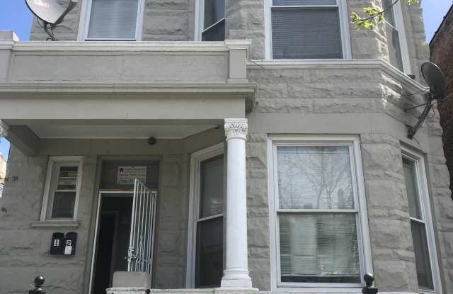1631 South Central Park Avenue Gallery 1