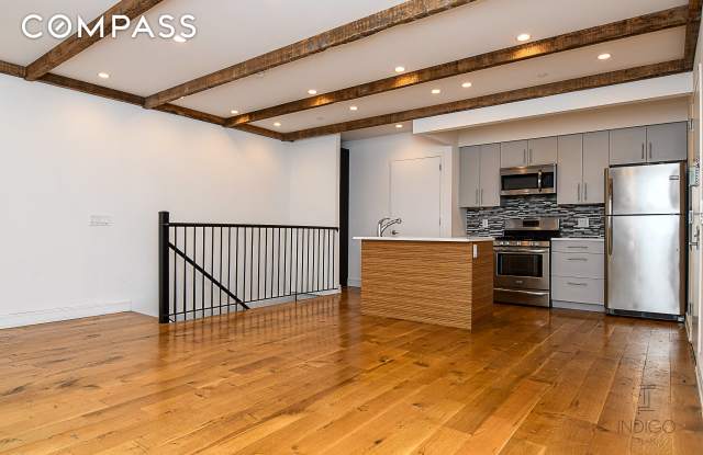 127 Kingsland Avenue Gallery 2