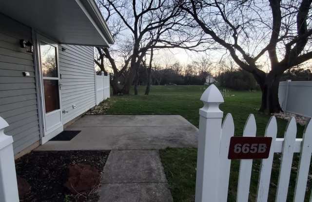 665-B ROSE HOLLOW DR Gallery 3