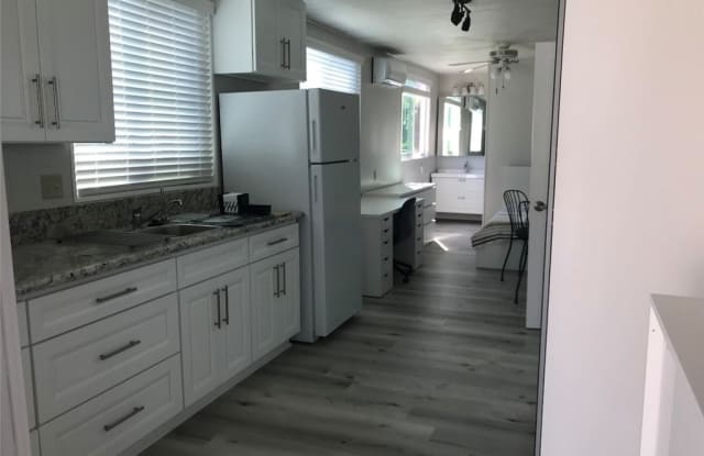 840 E Foothill BLvd - 840 East Foothill Boulevard, Azusa, CA 91702