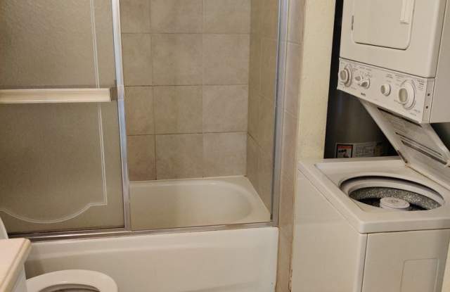 Cozy 1 bedroom in the heart of Kingsgate neighborhood photos photos Cozy 1 bedroom in the heart of Kingsgate neighborhood photos photos