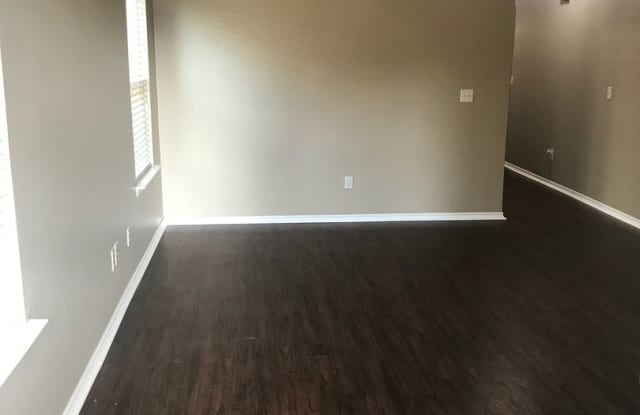 7805 Bennie Terrace Gallery 2