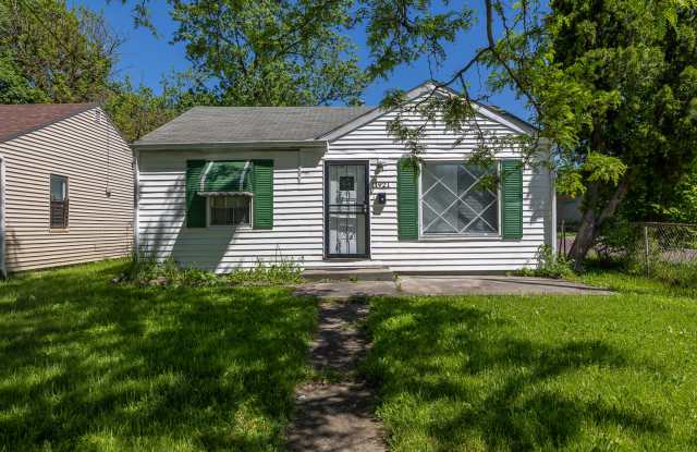 11921 Holborn Ave photos photos