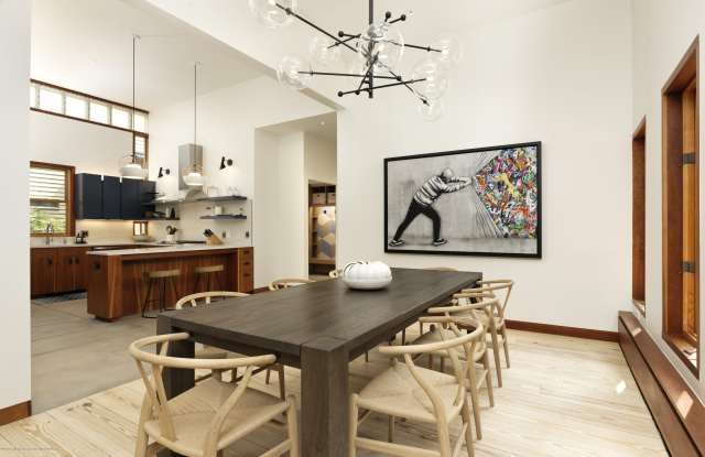 411 W Francis Street Gallery 4