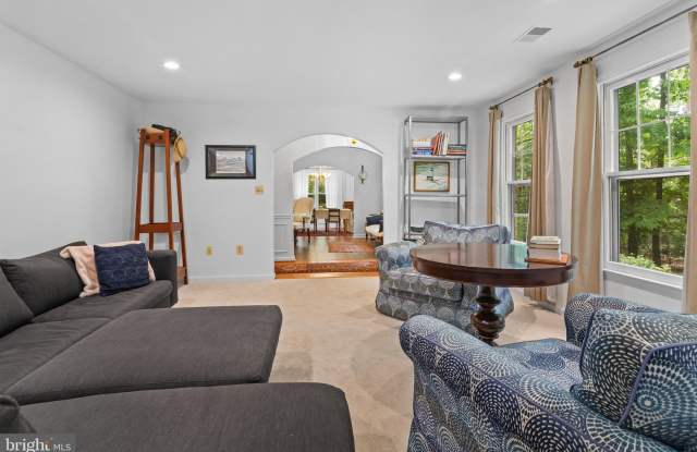 2557 JIGGER Way Gallery 4