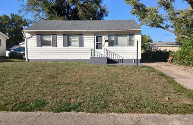 3 Bedroom Single Family Home - 2649 Beech Avenue, Springfield, IL 62703